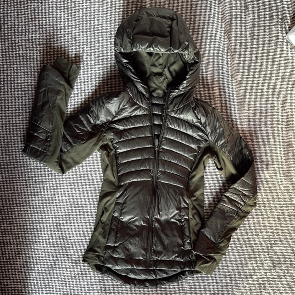 SOLD!! Lululemon Women's Hunter Green Quilted Jacket Size 4